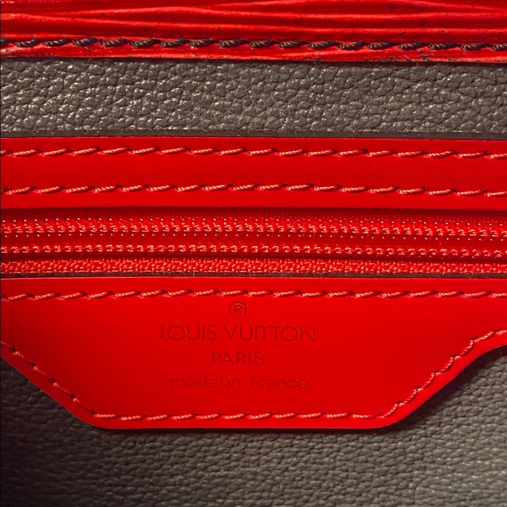 Louis Vuitton Vintage Red Epi Leather Sac Plat GM - Picture 8 of 17